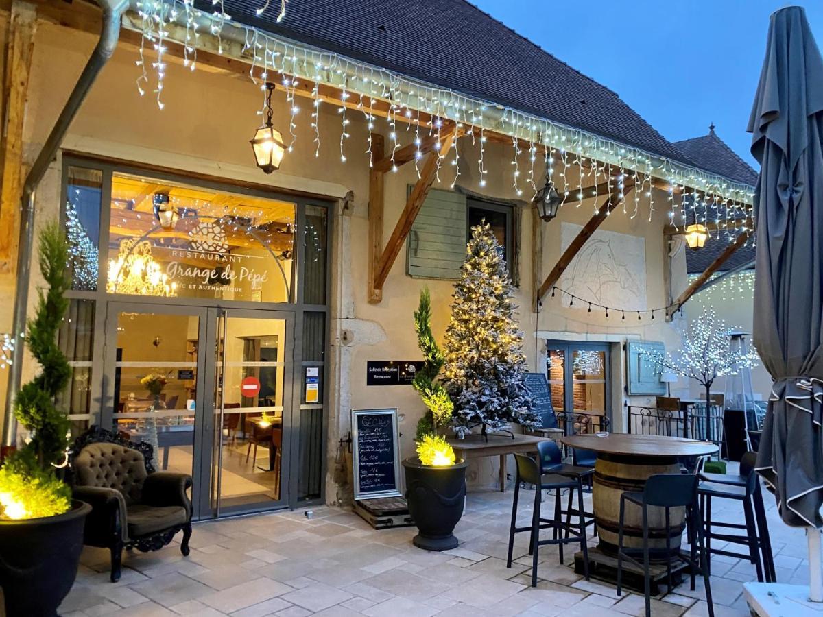 Hotel Domaine De Suzel Vignieu Esterno foto