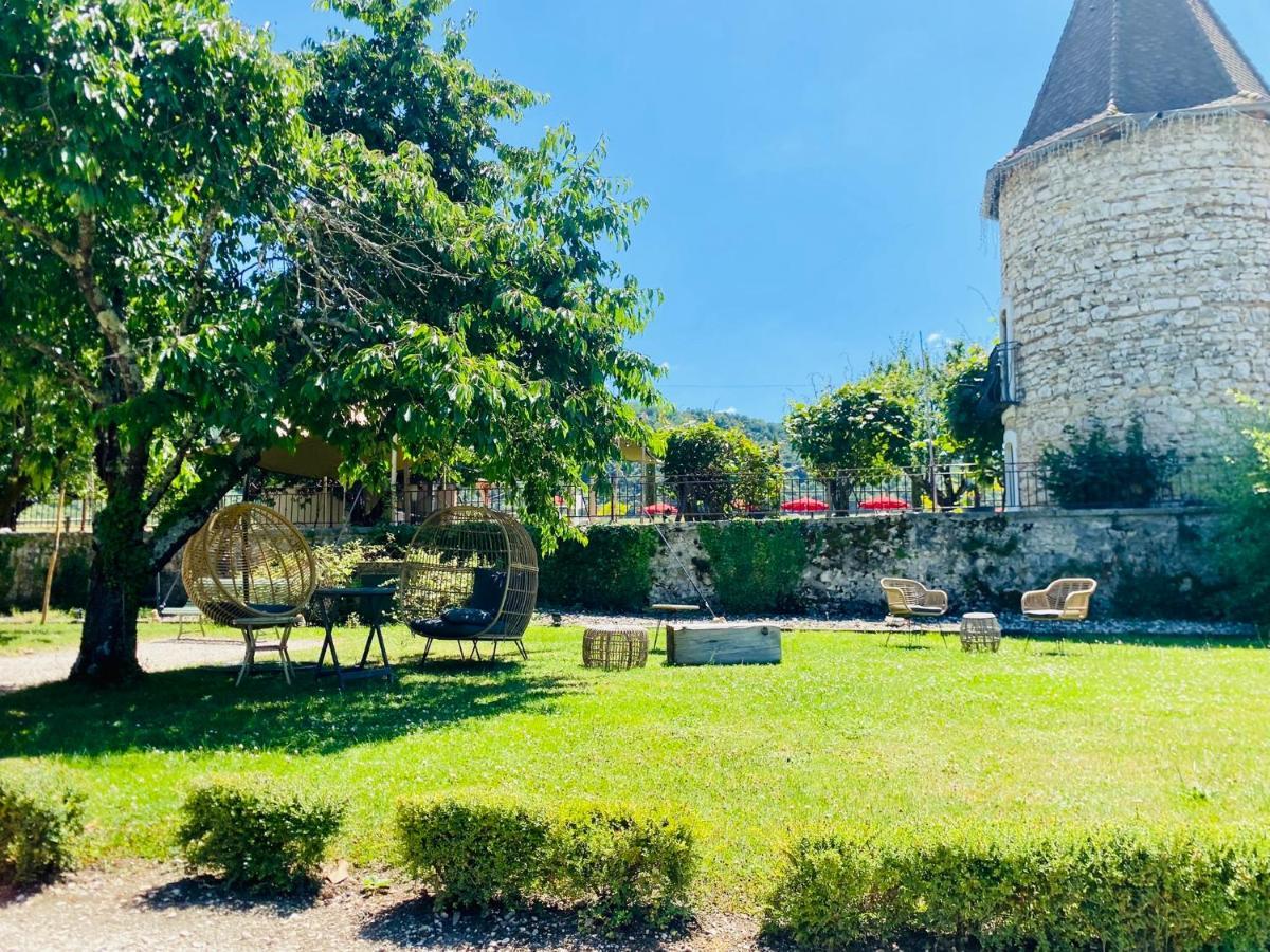 Hotel Domaine De Suzel Vignieu Esterno foto