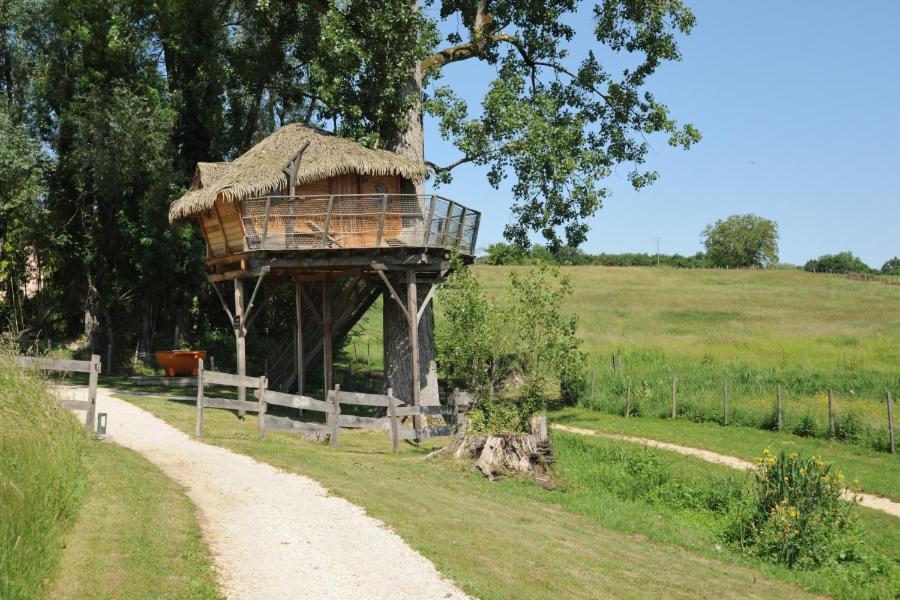 Hotel Domaine De Suzel Vignieu Esterno foto