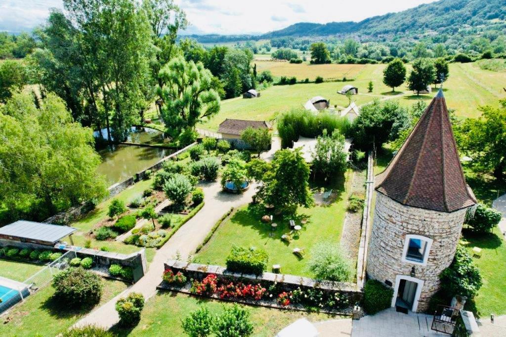 Hotel Domaine De Suzel Vignieu Esterno foto