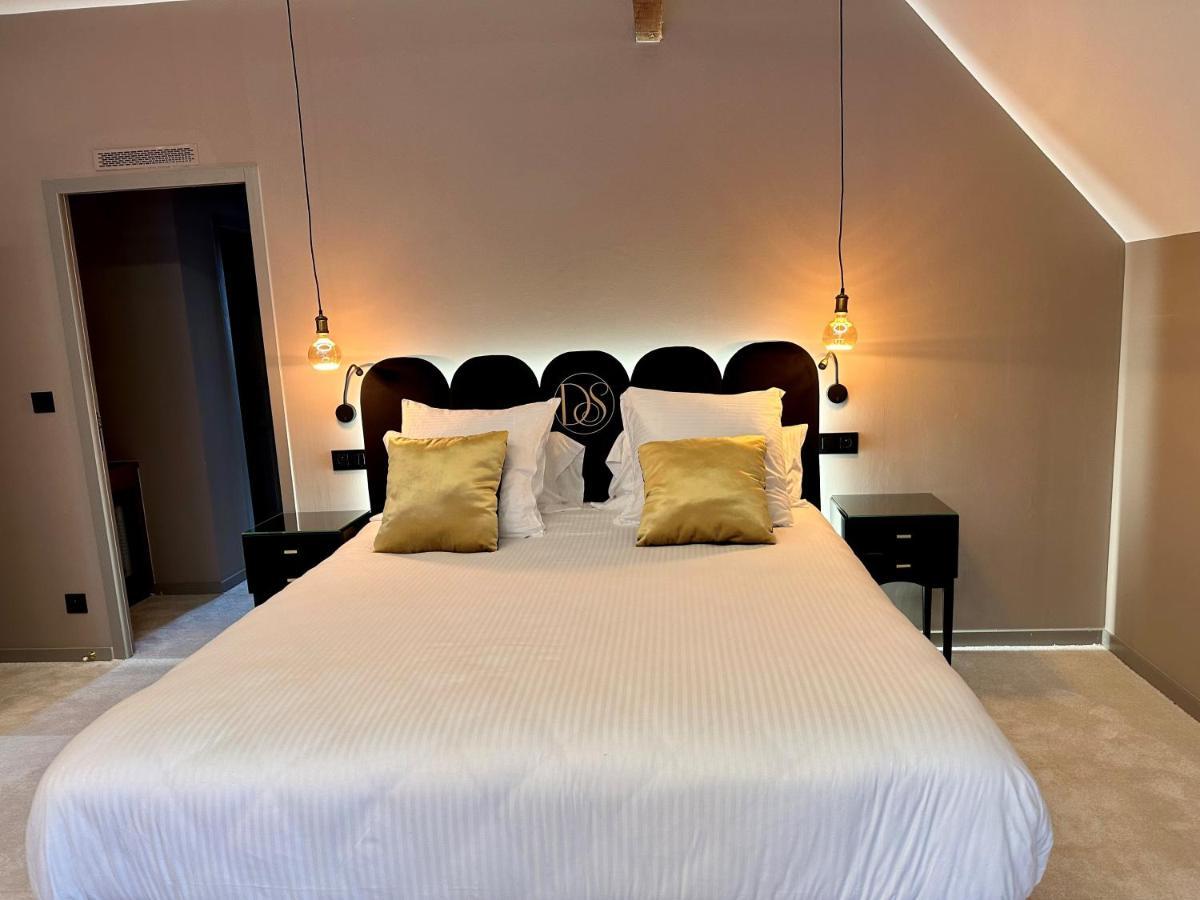 Hotel Domaine De Suzel Vignieu Esterno foto
