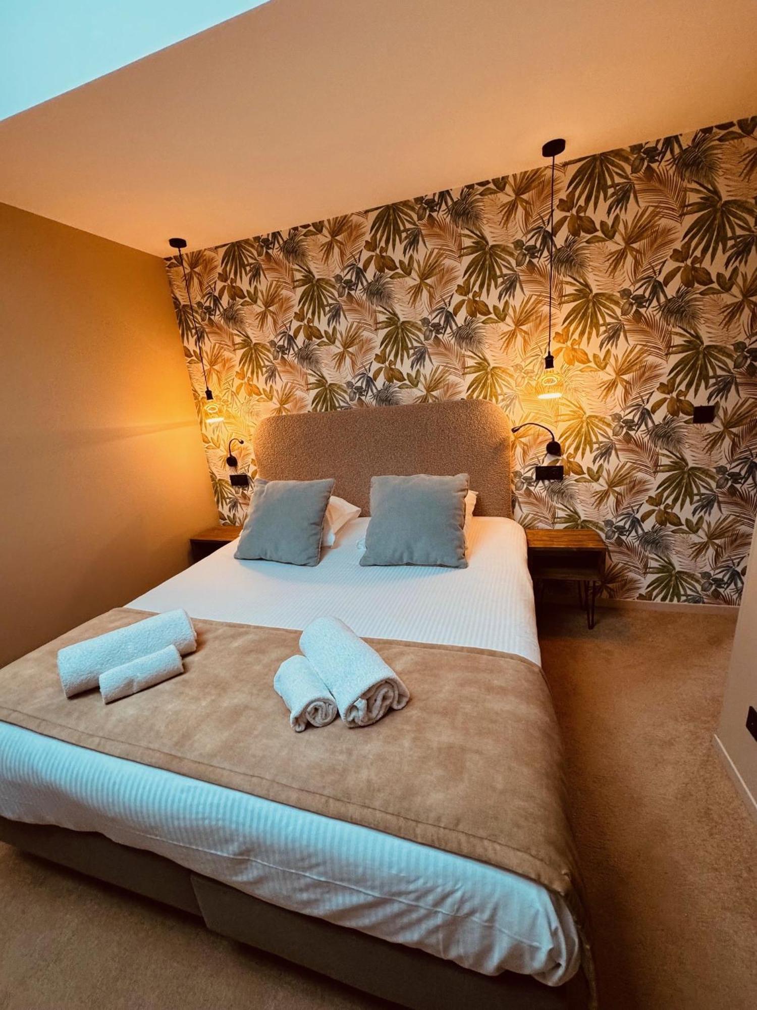 Hotel Domaine De Suzel Vignieu Esterno foto